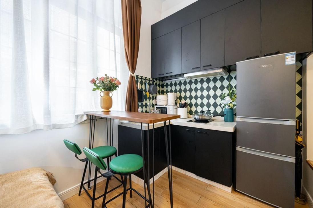 Apartment Hills& Well-time Nanyang Charm Close To West Nanjing Rd And Line 2 Jing'an Temple Shanghai
